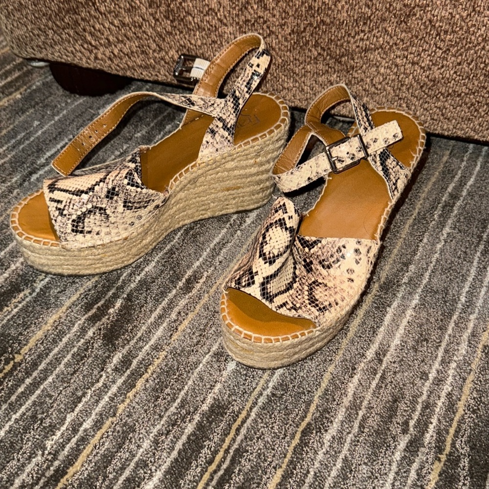 franco sarto wedges